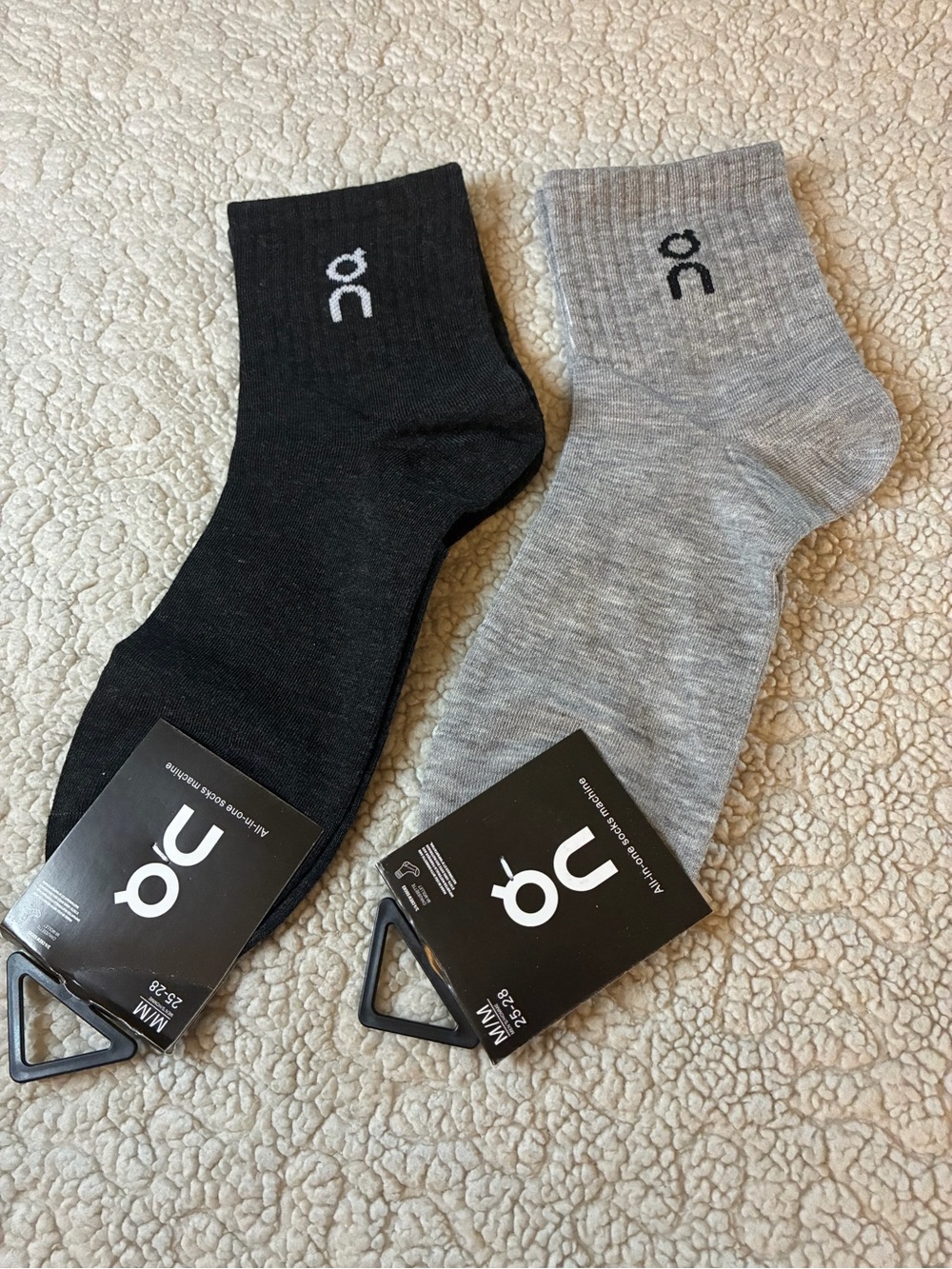 On Running Crew Socks 2 Pair Black Gray Size M 25-28 NWT